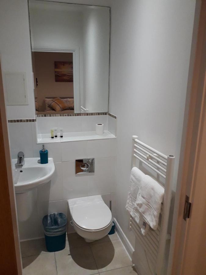 Luxury And Stylish 2 Bedroom Apartment With En-Suite Luton  Kültér fotó