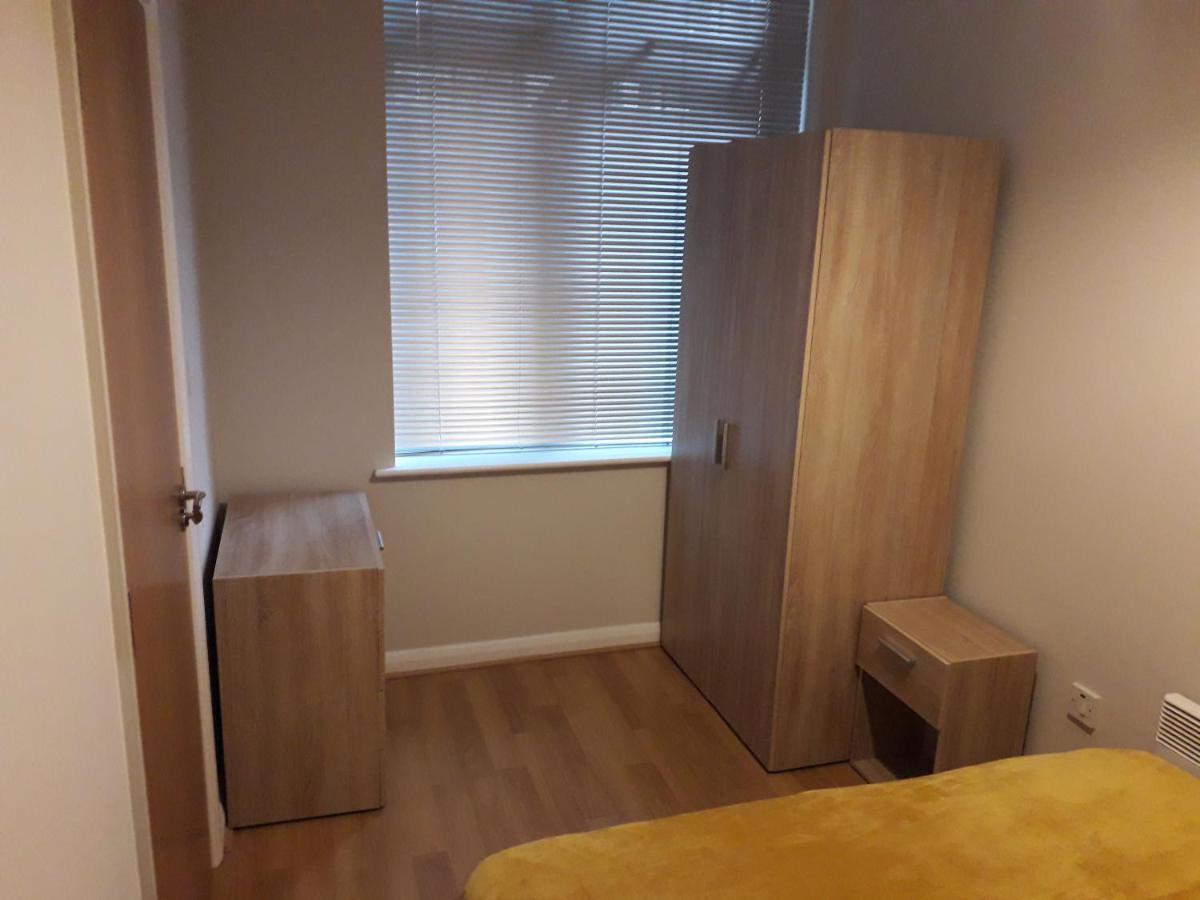 Luxury And Stylish 2 Bedroom Apartment With En-Suite Luton  Kültér fotó
